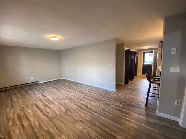 Building Photo - 265 C St