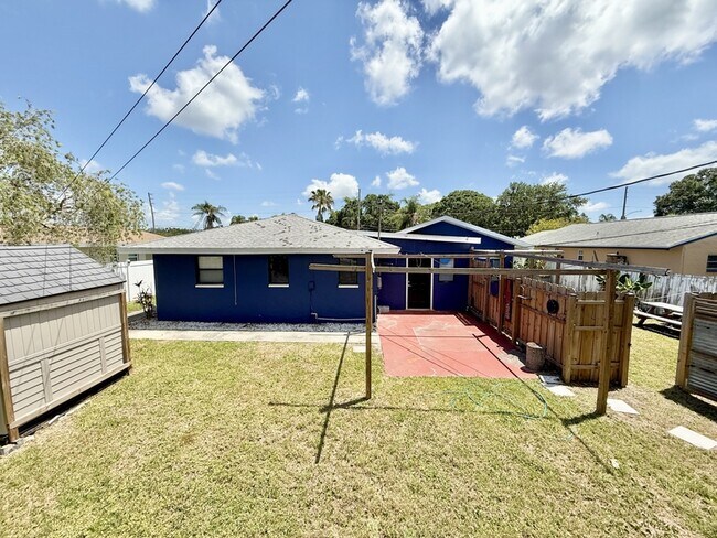 Building Photo - 3184 Downing St