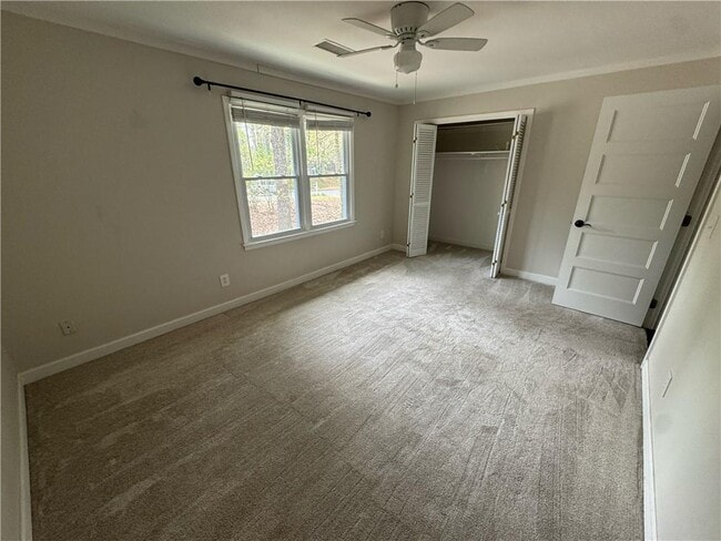 Building Photo - 2110 Six Branches Dr