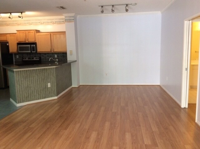 Building Photo - 520 Florida Club Blvd