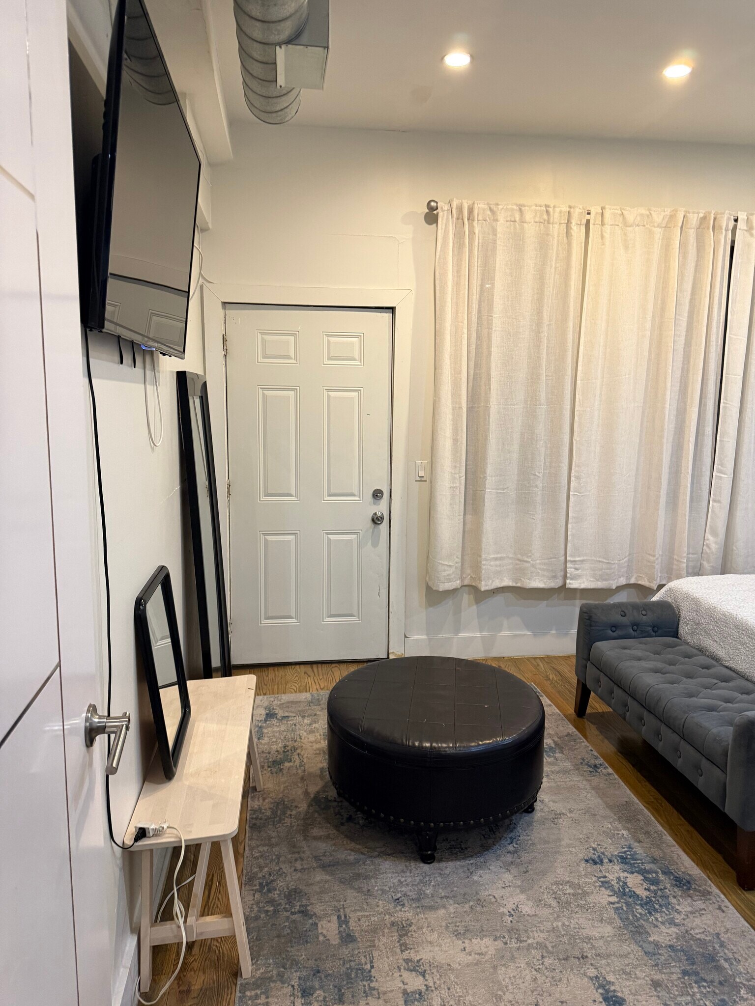 Building Photo - 1893 Pacific St