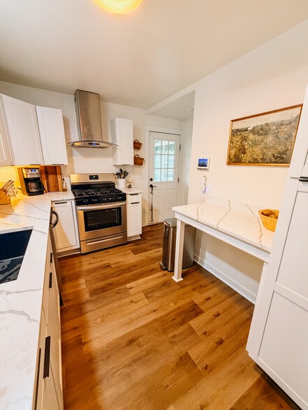 Building Photo - 1835 New St