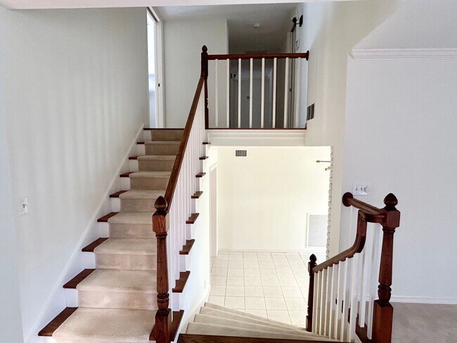 Building Photo - Classic waterfront Snell Isle Estates 3 Bed 2.5 Bath Home with private dock!