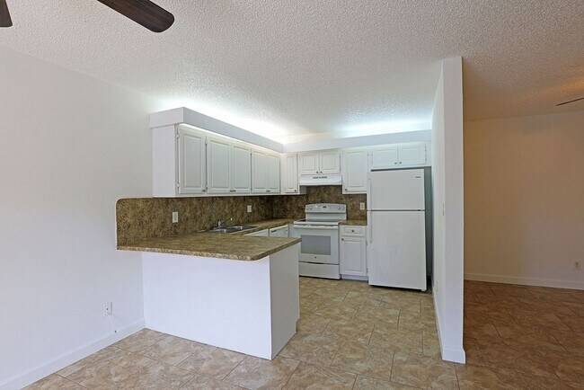 Building Photo - Parkwoods 12351-2