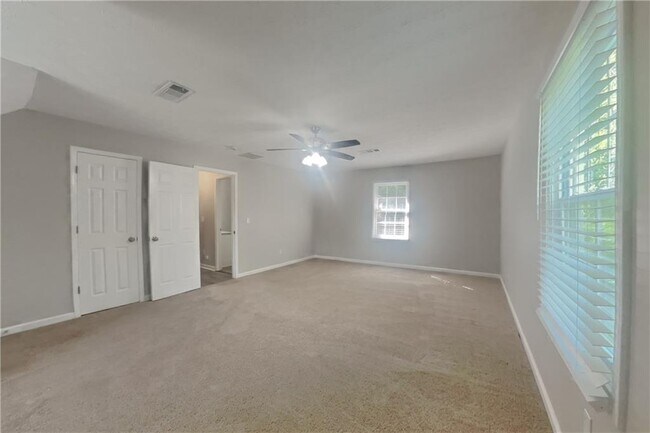 Building Photo - 1704 Cum Laude Way
