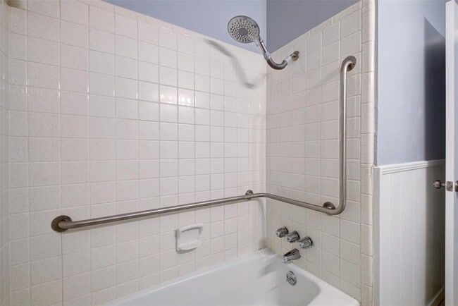 Building Photo - 8705 Parkfield Dr