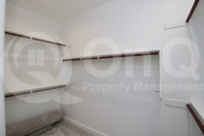 Building Photo - 8923 W Solano Dr