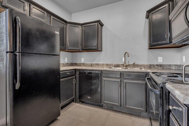 Building Photo - 510 US-14