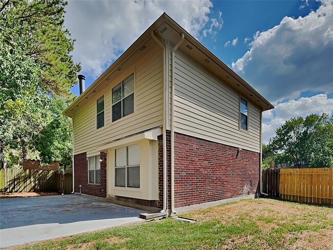Building Photo - 15810 Murrelet Ct