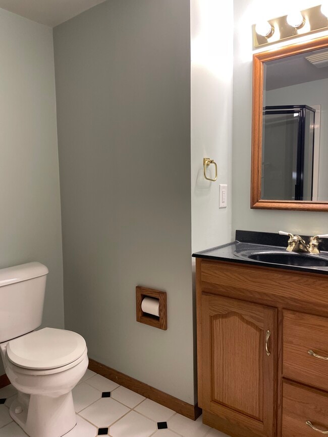 Building Photo - 1210 Acewood Blvd