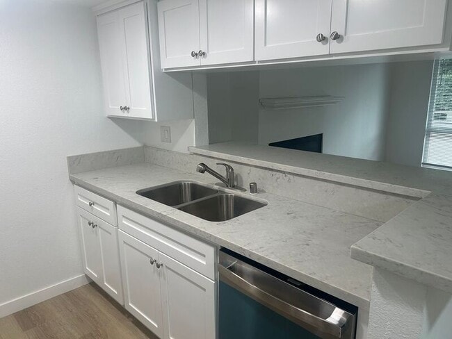 Building Photo - 8603 Fenwick St