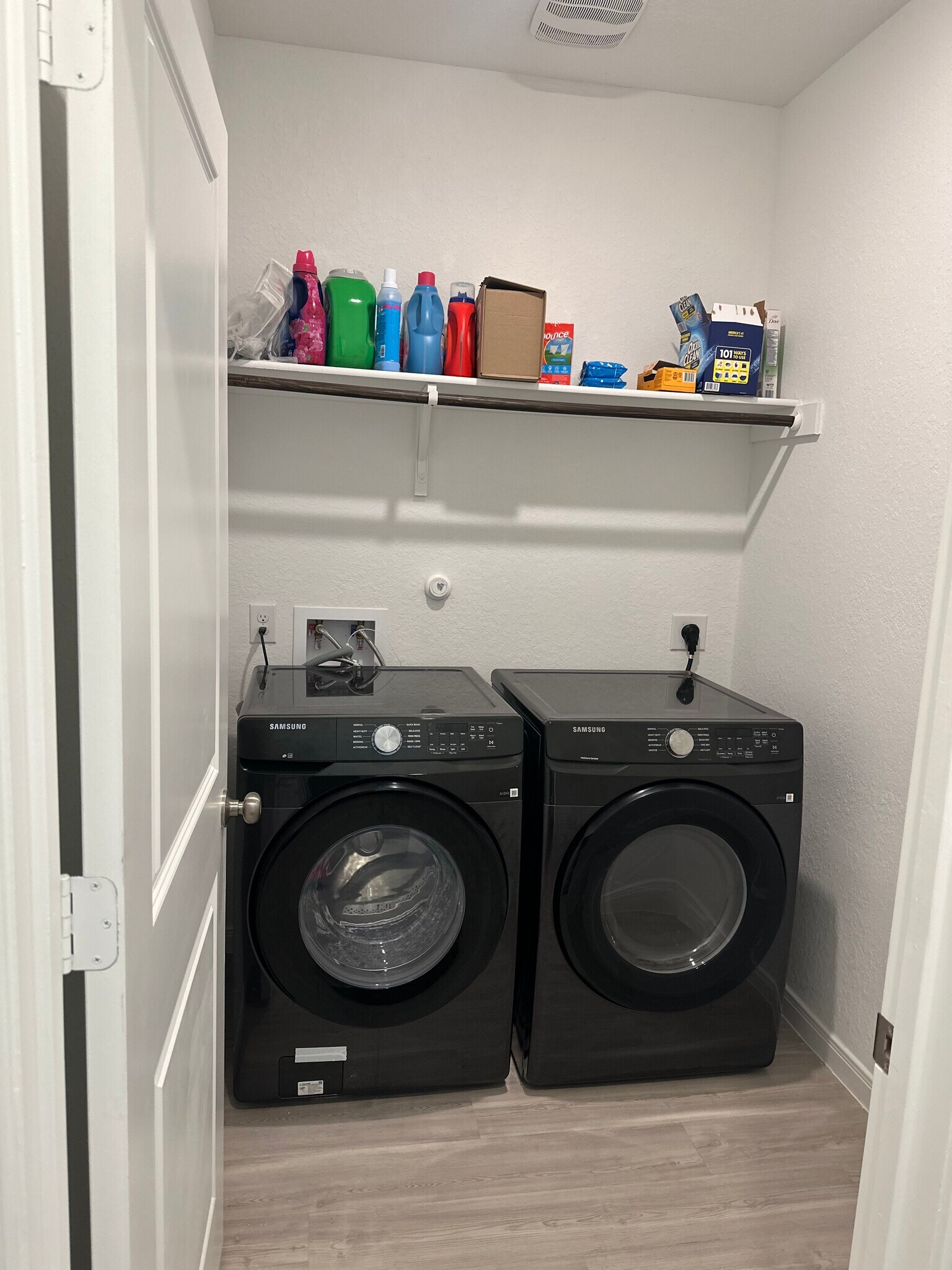 Laundry room- wash/dry - 5405 Basil Trce