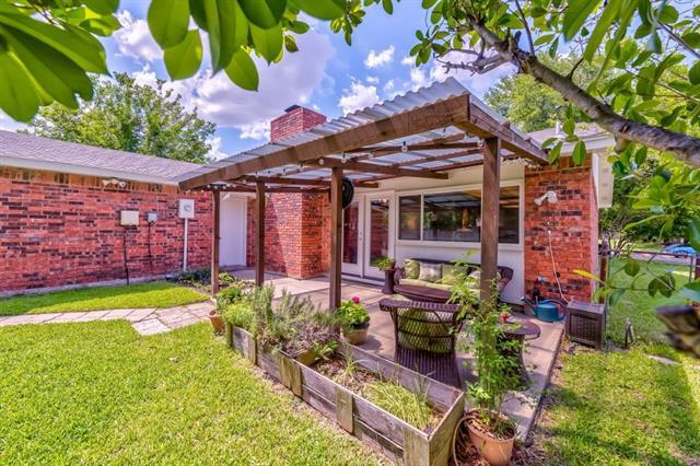 Building Photo - 527 Woodhurst Dr