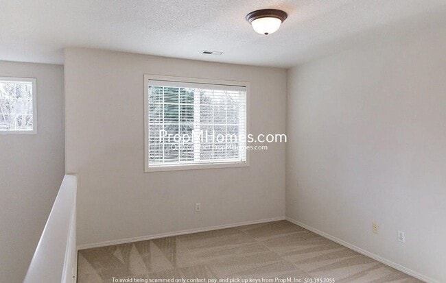 Building Photo - Spacious Three Bedroom Home in Sherwood!