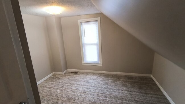 Building Photo - 3bd 1ba House