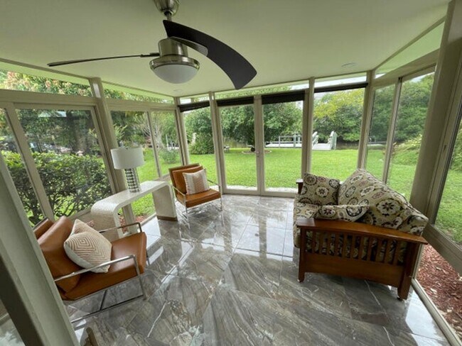 Building Photo - 208 Sims Creek Dr