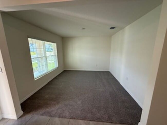 Building Photo - Beautiful New House