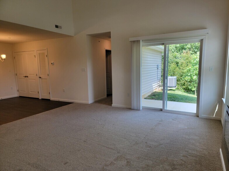Building Photo - 30 Rollins Ln