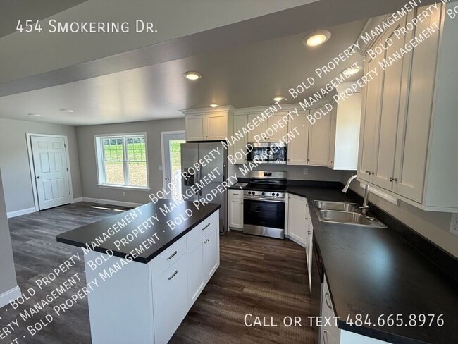 Building Photo - 454 Smokering Dr