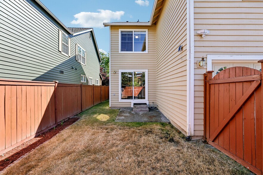 Building Photo - 22754 NE 94th Way