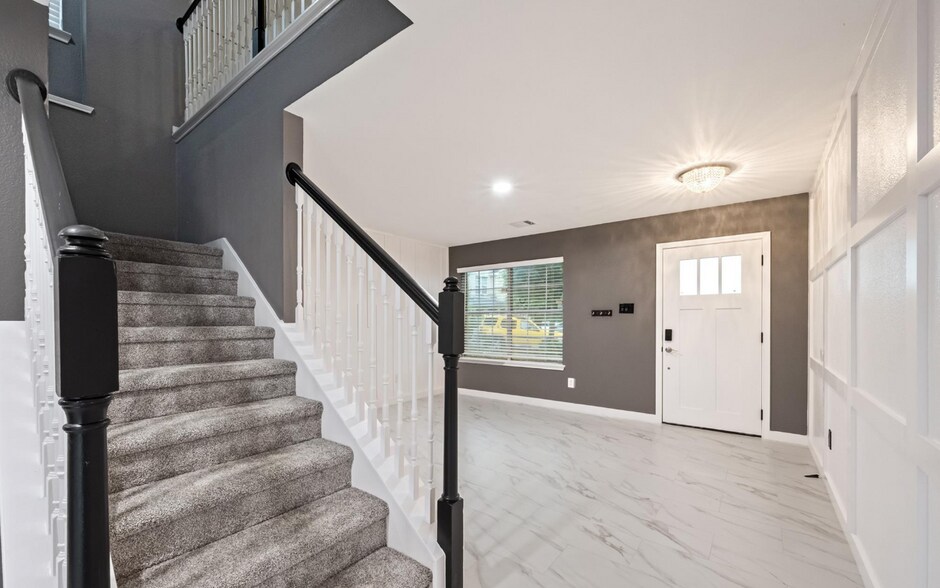 Building Photo - 9226 Macmillan Ln