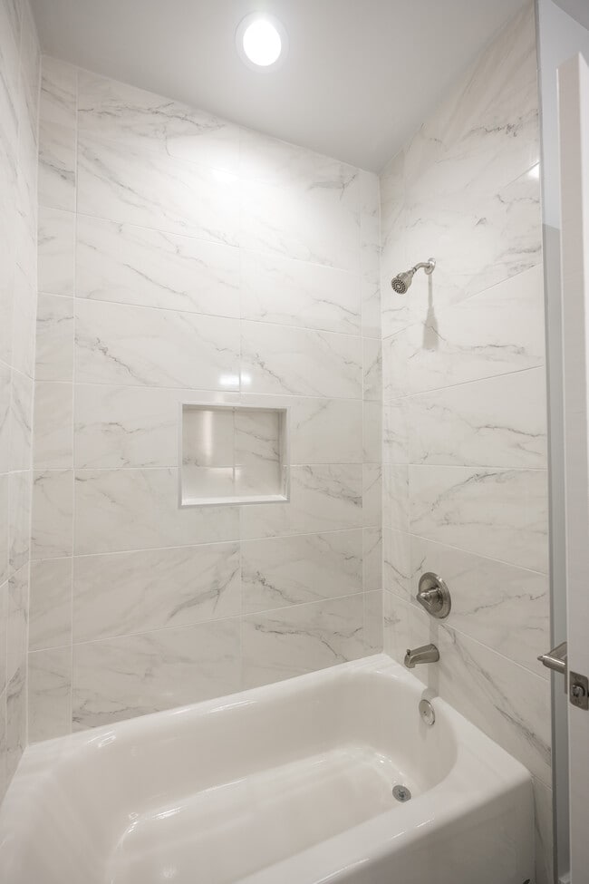 2nd bathroom - 4358 Capistrano Ave