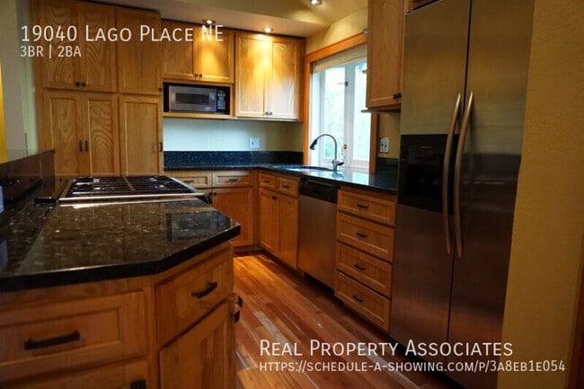 Building Photo - 19040 Lago Pl NE