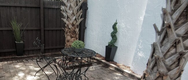 Building Photo - Beautiful  Furnished 1/1 condo x Rent  in Winter Park Next to Full Sail University !