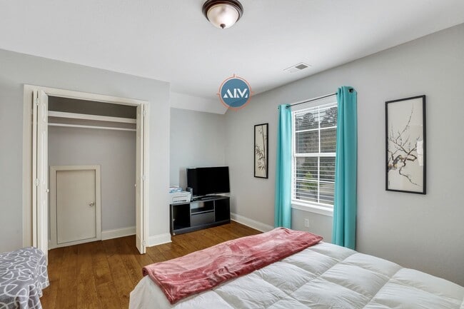 Building Photo - Stunning 3-Bedroom Home in University Park – Move-In Ready!