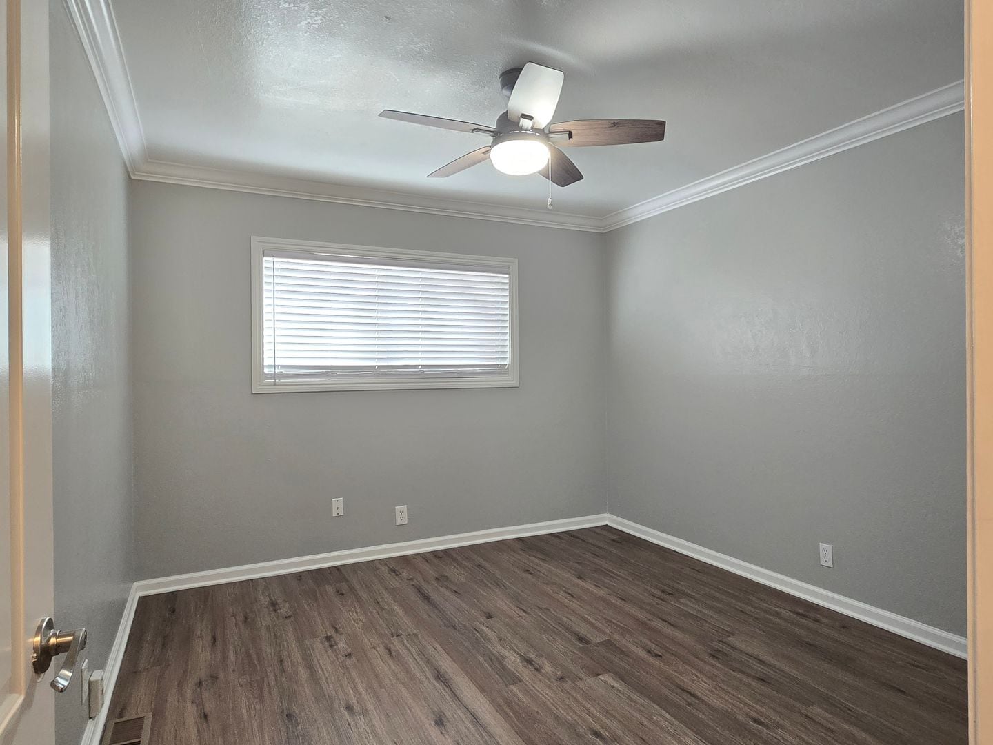 Building Photo - 450 California St