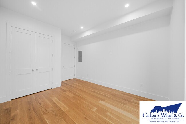 Building Photo - 218 Old Colony Ave