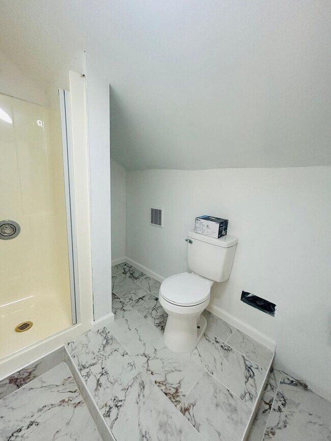 Building Photo - 118 County Rd