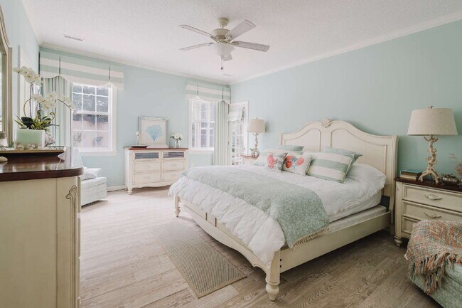 Building Photo - Furnished Home in NMB with Pool and Hot Tub