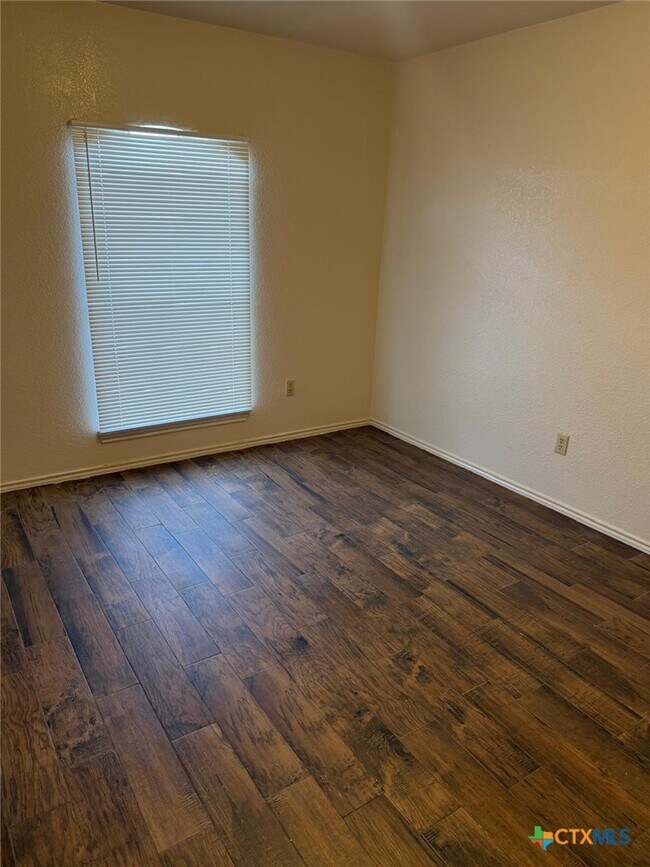 Building Photo - 4212 Embers Dr