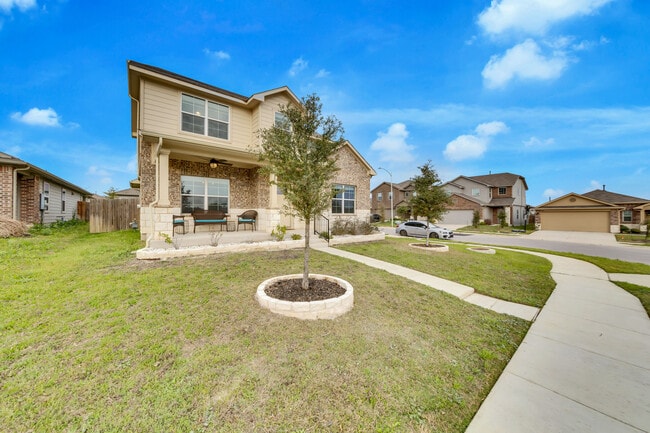 Building Photo - 3422 Couch Dr