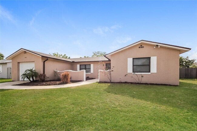 Primary Photo - 5116 N Woodcrest Dr