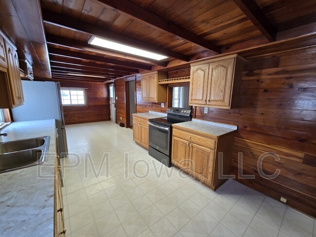 Building Photo - 304 N Nesbit Rd