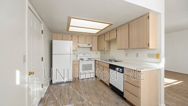 Building Photo - 7616 E Horseshoe Ln