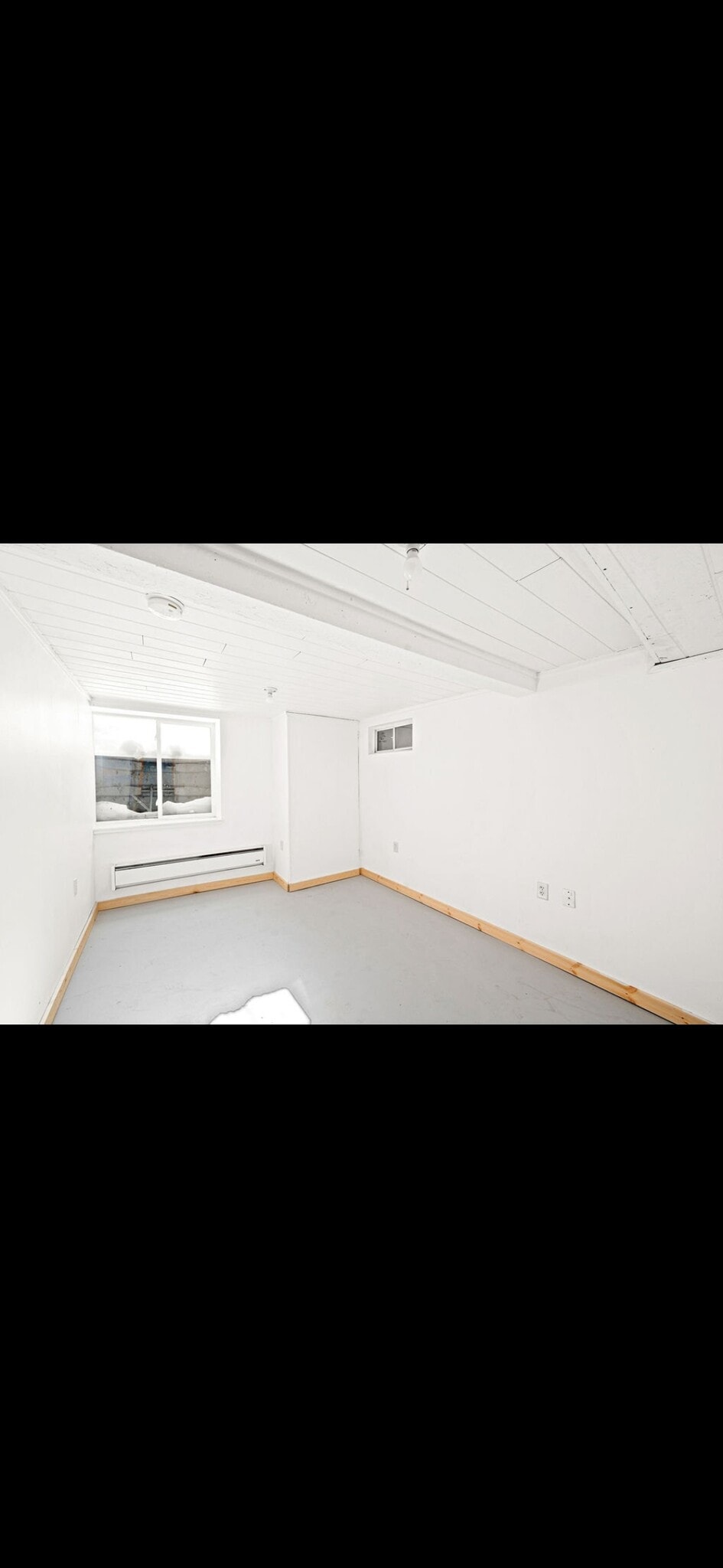 Building Photo - 445 E Oxford St