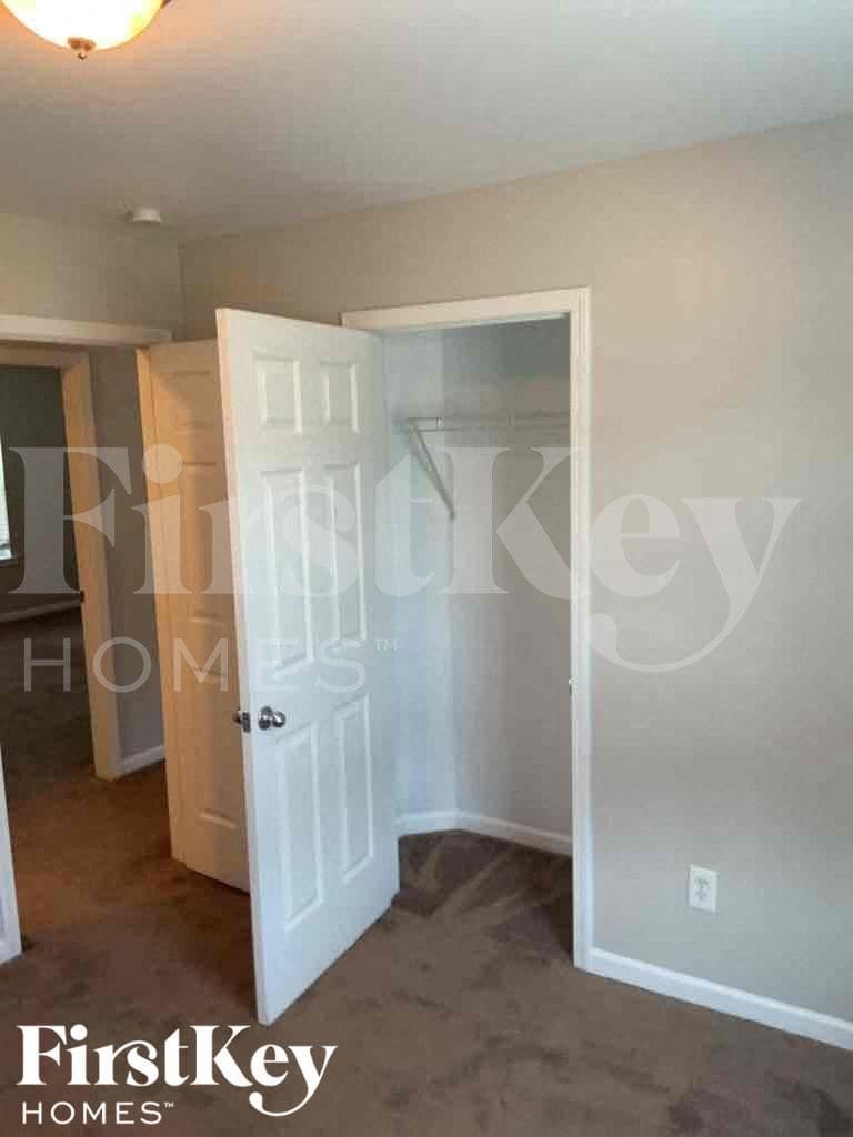 Building Photo - 1253 Waymar Ct SW