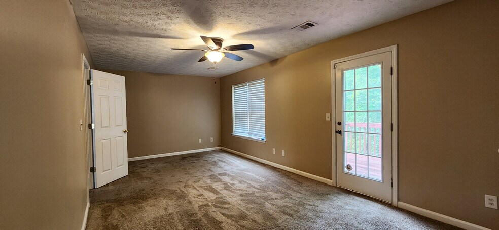 Building Photo - Room in House on Valley Green Rd