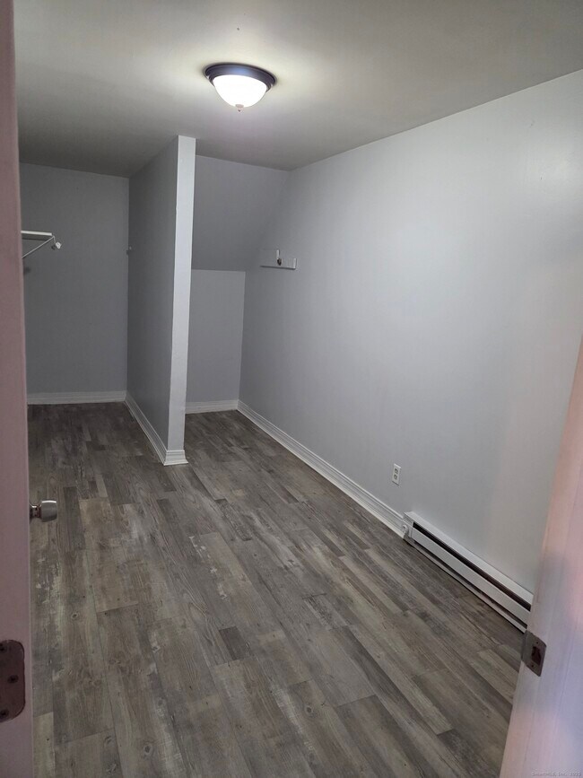 Building Photo - 133 Hillside Ave