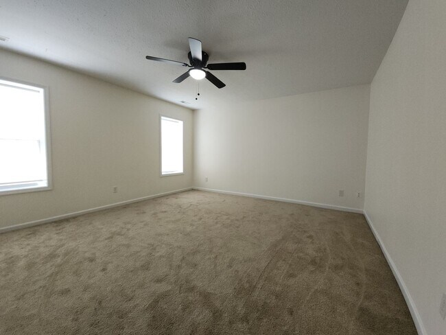 Building Photo - 205 Ashcroft Dr