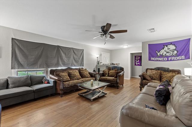 Building Photo - 4016 Acacia St