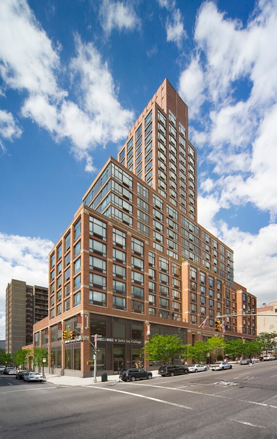 Building Photo - 500 W 56th St
