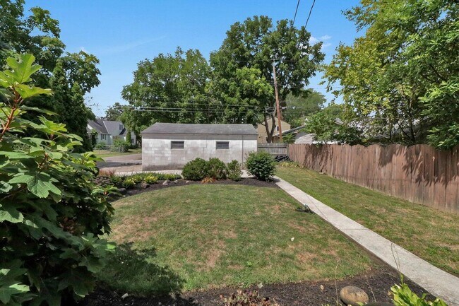 Building Photo - 109 S Westgate Ave