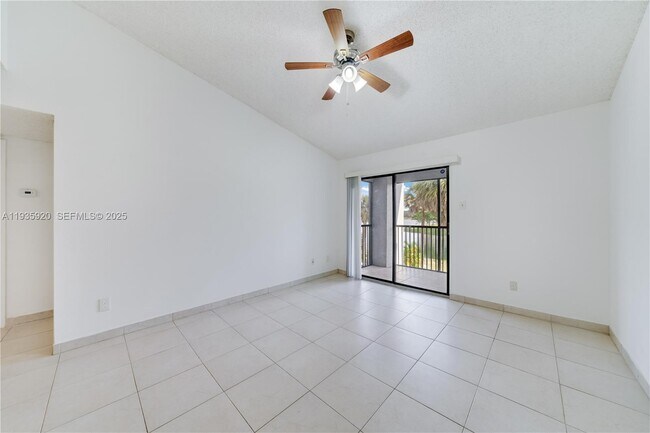 Building Photo - 10361 SW 150th Ct