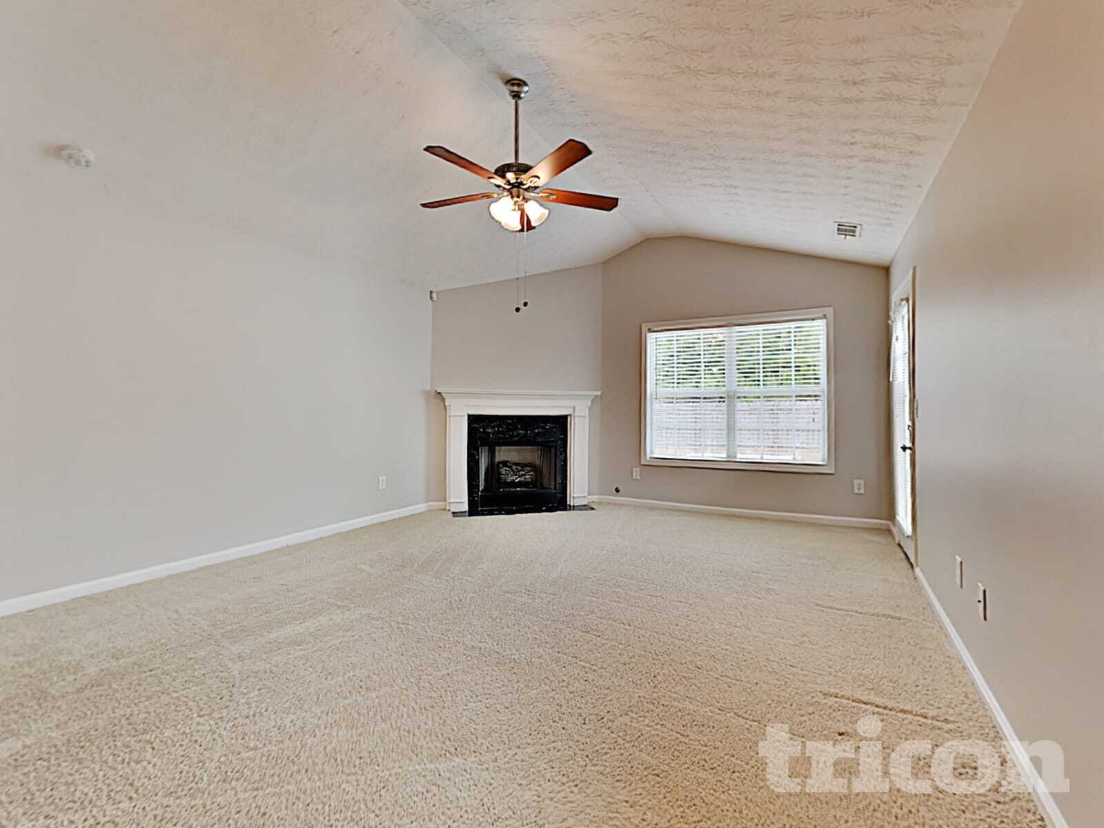 Building Photo - 613 Shadow Lake Dr