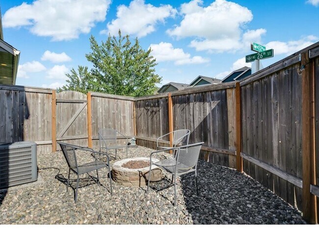 Fire Pit - 2513 NE 131st Ct