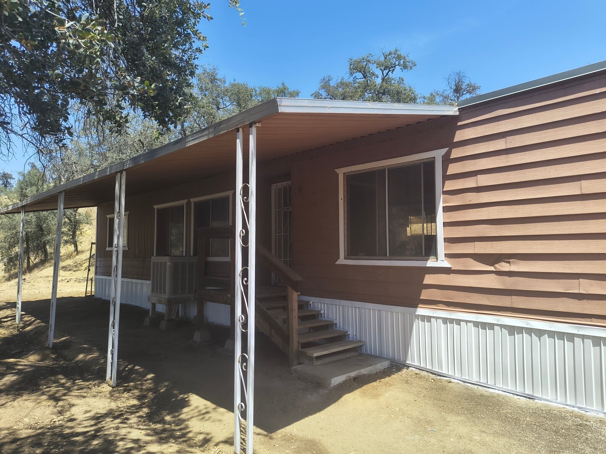 Building Photo - 35468 E Kings Canyon Rd